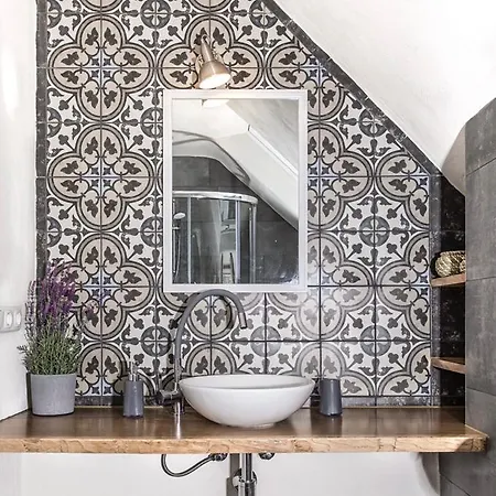 別荘 Lober's **** *